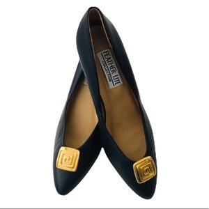 NWT Feather Lite Leather Pumps. Navy Blue. 7M